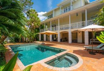 Your Personal Resort-7BR, Pool, Tennis, Boating & has Balcony rooms