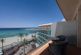 THB El Cid - Adults Only allows 18 year olds to book a room