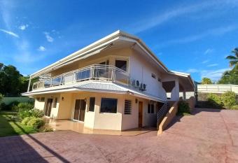 Ho oheno Villa - Beautiful Villa in Papeete allows 18 year olds to book a room