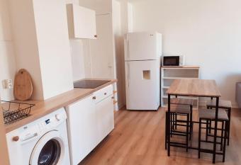 Grenoble appartement pour 4 proche du centre ville has Balcony rooms