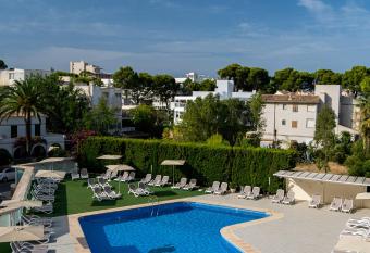 THB Maria Isabel - Adults Only allows 18 year olds to book a room