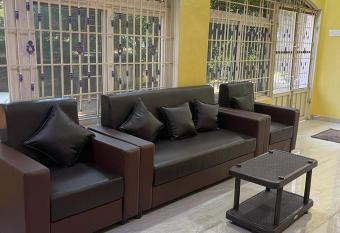 RIVER VIEW HOME STAY SERVICE APARTMENT has Balcony rooms