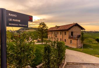 Relais Le Marne allows 18 year olds to book a room