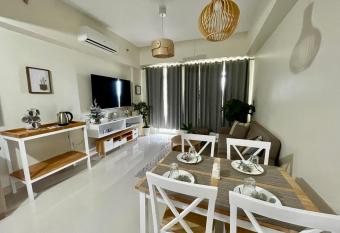 Twinlakes Merlot Vineyard Residences LL3G has Balcony rooms