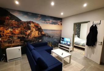 Studio a Ciney allows 18 year olds to book a room