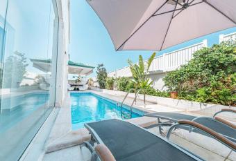                                                                                   - Andrea Boutique Luxury Penthouse with heated pool and jacuzzi allows 18 year olds to book a room