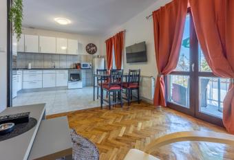 Apartments Opacak Selce has Balcony rooms