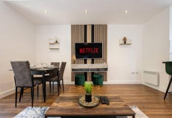 Luxury 2Bedroom Apartment In Chorlton has Balcony rooms