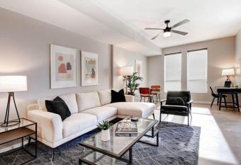 Luxury, Resort like Apartment in the Heart of Downtown Phoenix has Balcony rooms