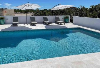 Brand new 4 bedroom villa in new development has Balcony rooms