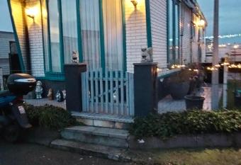 Chalet aan zee has Balcony rooms