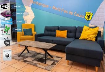 Maison de Ville restyl  e avec jardin, proche gare allows 18 year olds to book a room