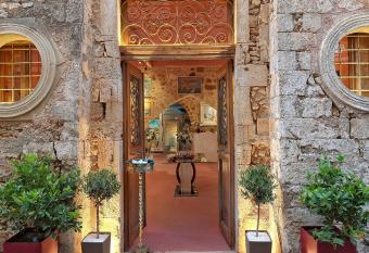 Alcanea Suite allows 18 year olds to book a room