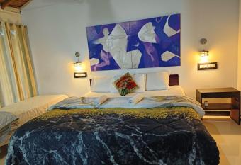 LOTUS RIYA HOME STAY has Balcony rooms