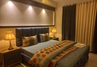 White House Executive - Guest House Islamabad has Balcony rooms