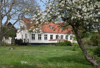 Feriehuset   rnereden has Balcony rooms