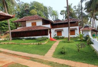 Kalappura Farm House Heritage has Balcony rooms