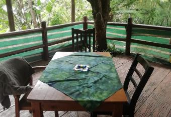 Hlathini has Balcony rooms