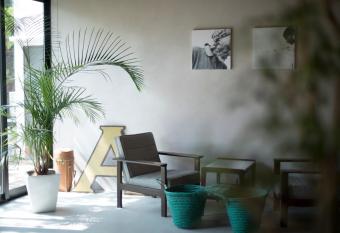 AMIGO HOUSE allows 18 year olds to book a room