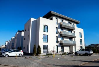 Burgundy Ploiesti Apartments has Balcony rooms
