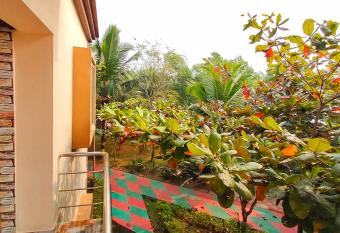 Room in Farmhouse - Sprawling Farmhouse with family rooms has Balcony rooms