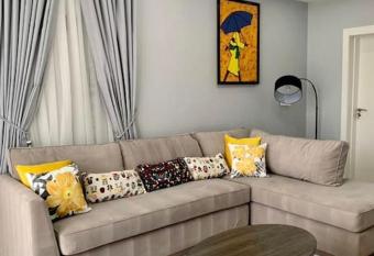 Modern serviced apartment. allows 18 year olds to book a room