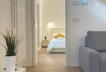 Casa Manzoni Deluxe self check-in MXP Town Center allows 18 year olds to book a room