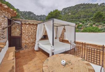 Finca Albellons has Balcony rooms