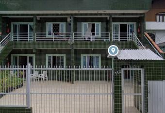 Apartamento confort  vel a tr  s quadras do mar allows 18 year olds to book a room