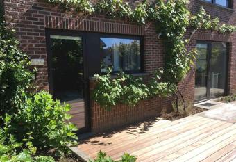  het T-huisje  volledig ingerichte studio has Balcony rooms