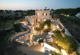 Villa Rocce Bianche has Balcony rooms