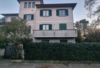 La casa di Dea has Balcony rooms