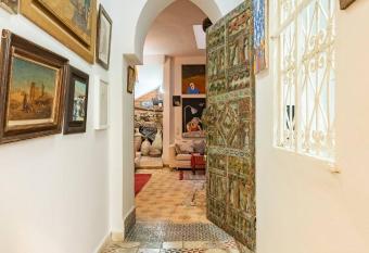 Chambre D Art allows 18 year olds to book a room