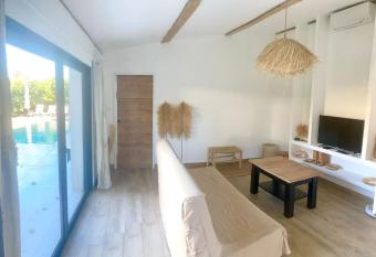 Maison Piscine Sauna 5min Centre Aix - Casa G. allows 18 year olds to book a room