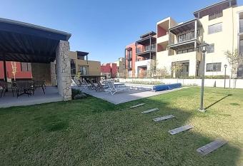 Casa del Sol Vista a Los Picachos has rooms with a private hot tub