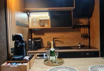 Design Apartment PLATINIUM SPA LUX 5 STAR  has rooms with a private hot tub