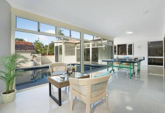 The Stately on Swan has Balcony rooms