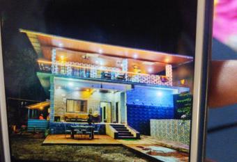 IBN WHITE HOUSE COTTAGE AND TENT CAMPING has Balcony rooms