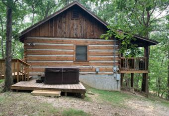 Hill Top Paradise has Balcony rooms