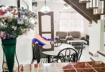 Serene-3 Bedroom House allows 18 year olds to book a room