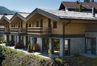 Triple A Chalets has Balcony rooms