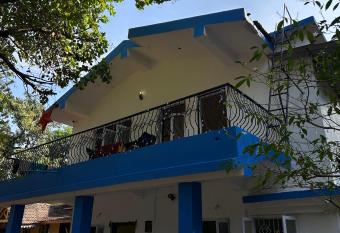 Muffys Holiday Home has Balcony rooms