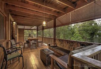 Ubuntu! Two Bedroom Jungle Cottage allows 18 year olds to book a room