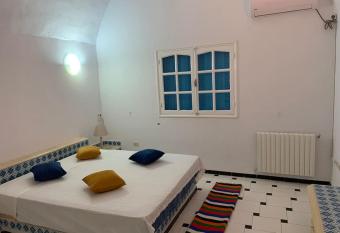 La Perle de Kerkennah allows 18 year olds to book a room