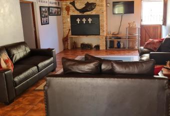 Kleinbegin, 3 bedroom homely house has Balcony rooms