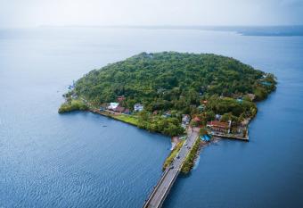 2 Beds Affordable Island View with swimming pool has Balcony rooms