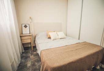 Hermoso departamento c  ntrico allows 18 year olds to book a room