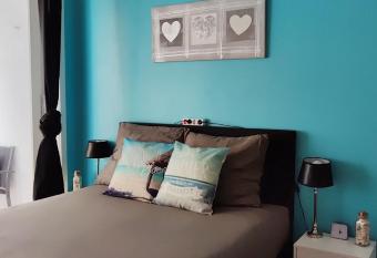 Studio 2/4p avec salle de bain priv   has Balcony rooms