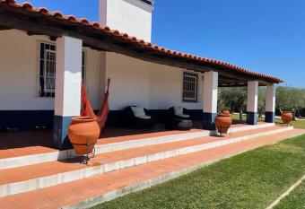 Casa das Oliveiras has Balcony rooms