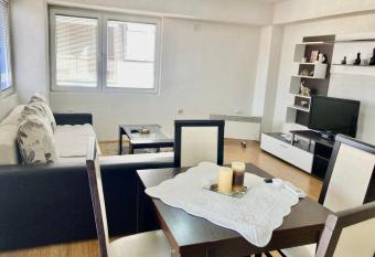 Vista Apartment has Balcony rooms